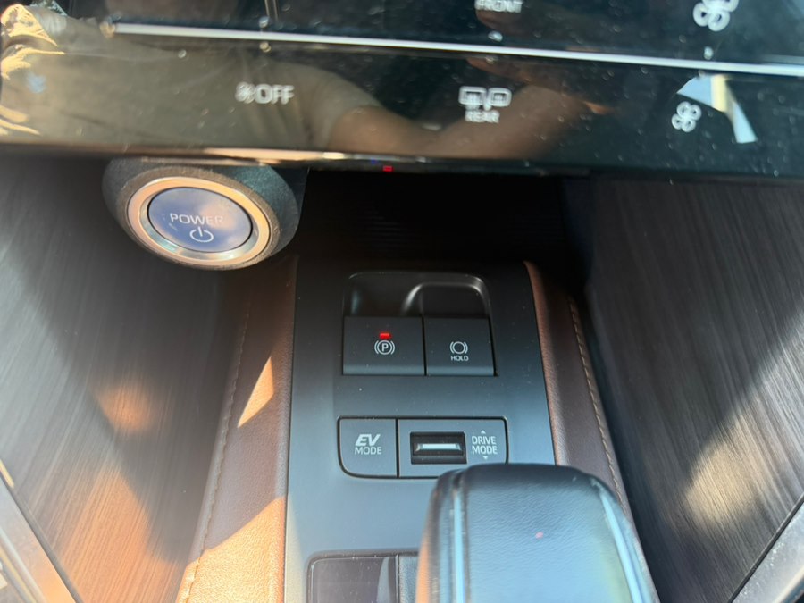 2021 Toyota Venza XLE - Photo 18