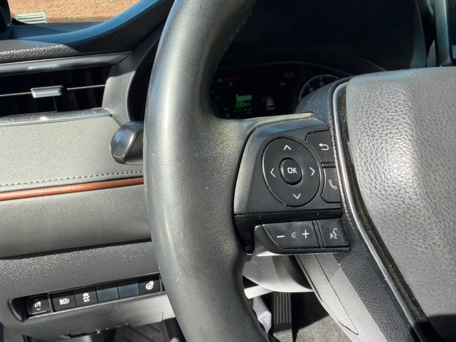 2021 Toyota Venza XLE - Photo 16