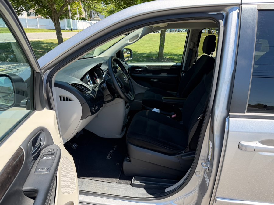 2016 Dodge Grand Caravan SE - Photo 13