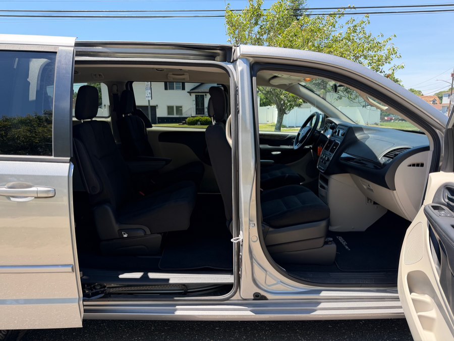 2016 Dodge Grand Caravan SE - Photo 16