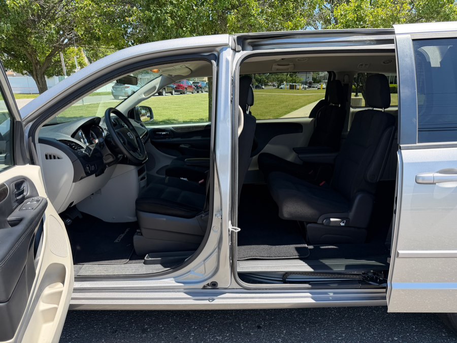 2016 Dodge Grand Caravan SE - Photo 14