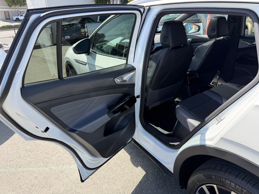 2023 Volkswagen ID.4 PRO S PLUS - Photo 43