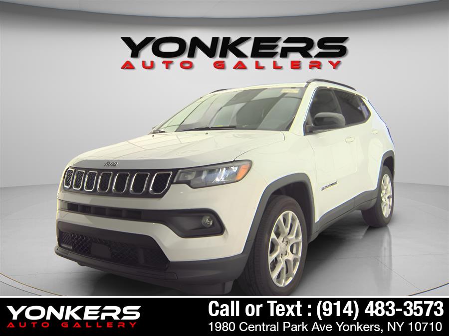 Bright White Clearcoat 2023 Jeep Compass Latitude Lux 4WD SUV / Crossover Four-Wheel Drive Automatic
