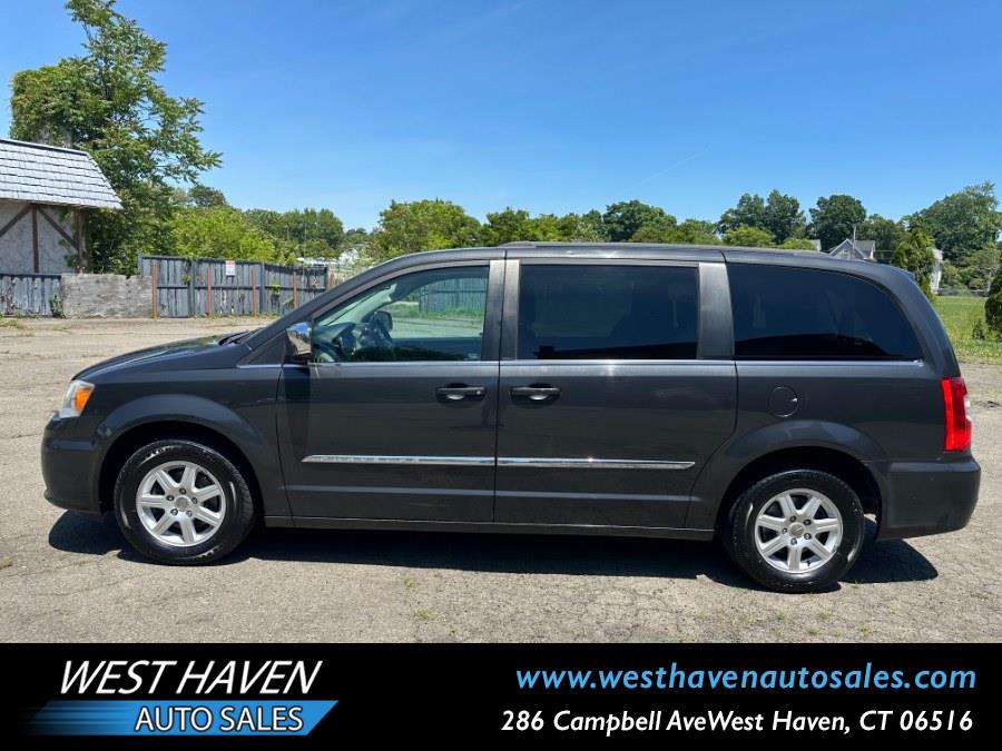 2011 Chrysler Town & Country Touring-L - Photo 11