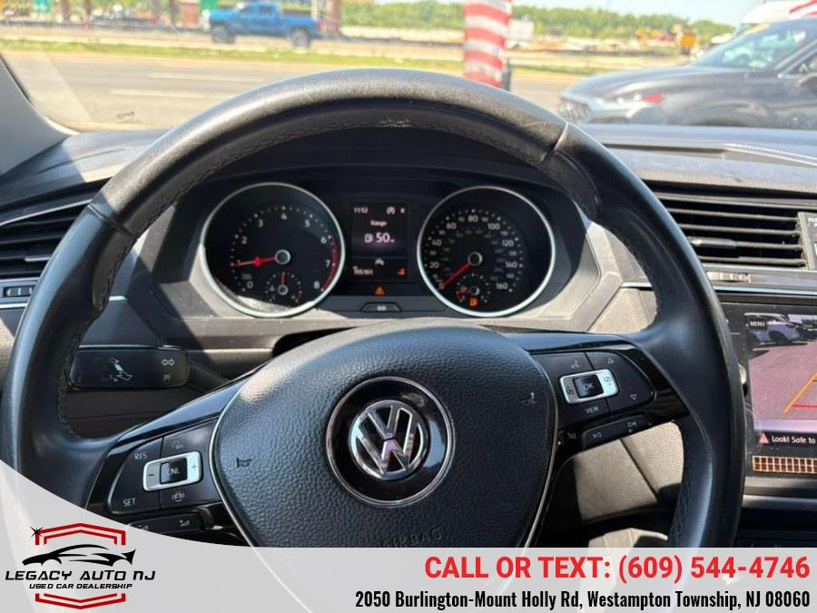 2020 Volkswagen Tiguan SE - Photo 11