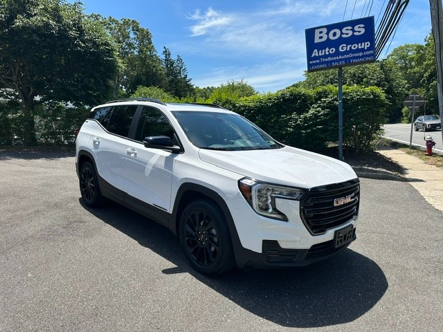 View vehicle photo 3