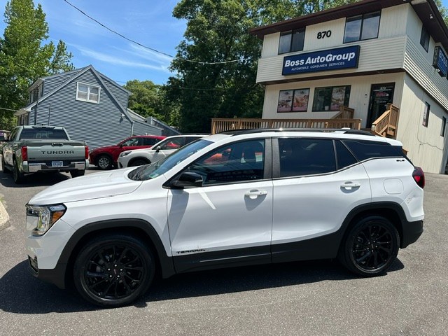 View vehicle photo 5