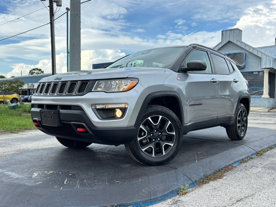 Gray (Granite Crystal Metallic Clearcoat) 2019 Jeep Compass Trailhawk 4WD SUV / Crossover Four-Wheel Drive Automatic