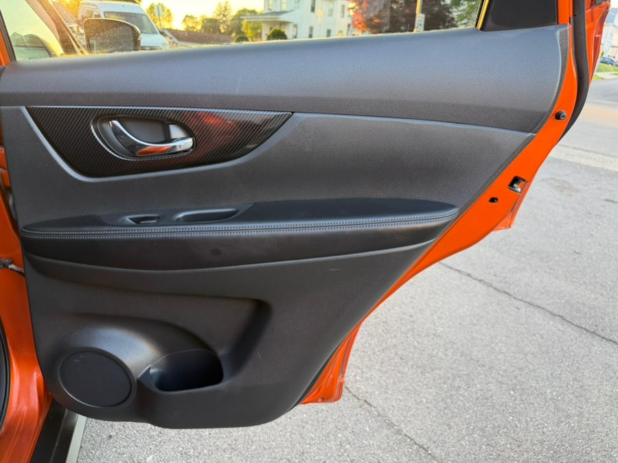 2017 Nissan Rogue SL - Photo 24