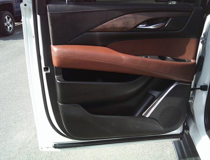 2017 Cadillac Escalade ESV Luxury - Photo 35