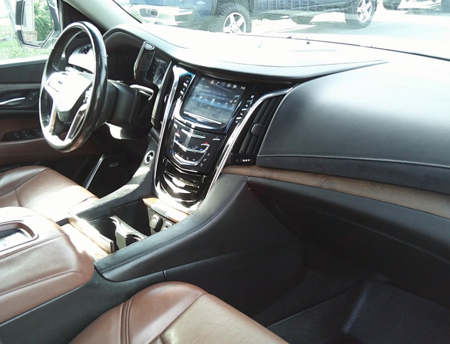 2017 Cadillac Escalade ESV Luxury - Photo 15