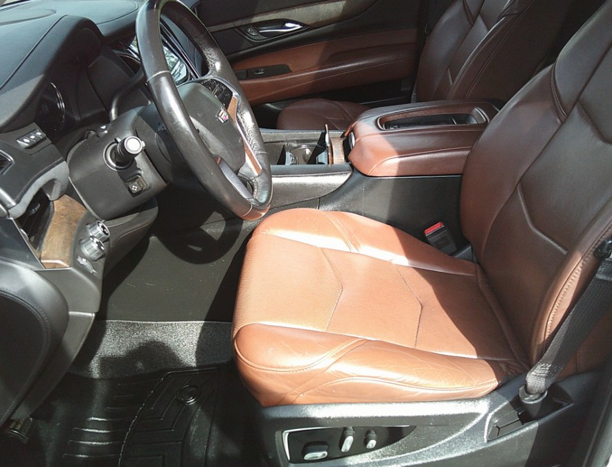 2017 Cadillac Escalade ESV Luxury - Photo 11