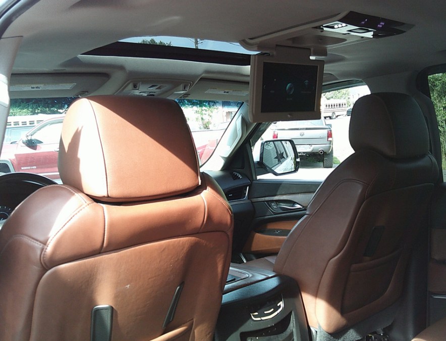 2017 Cadillac Escalade ESV Luxury - Photo 17