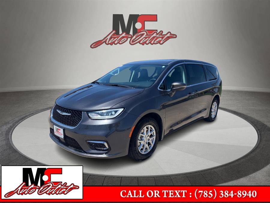 2023 Chrysler Pacifica Touring L - Photo 7