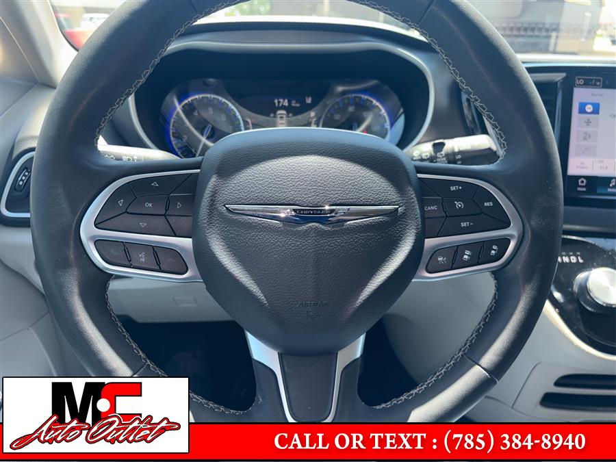 2023 Chrysler Pacifica Touring L - Photo 16