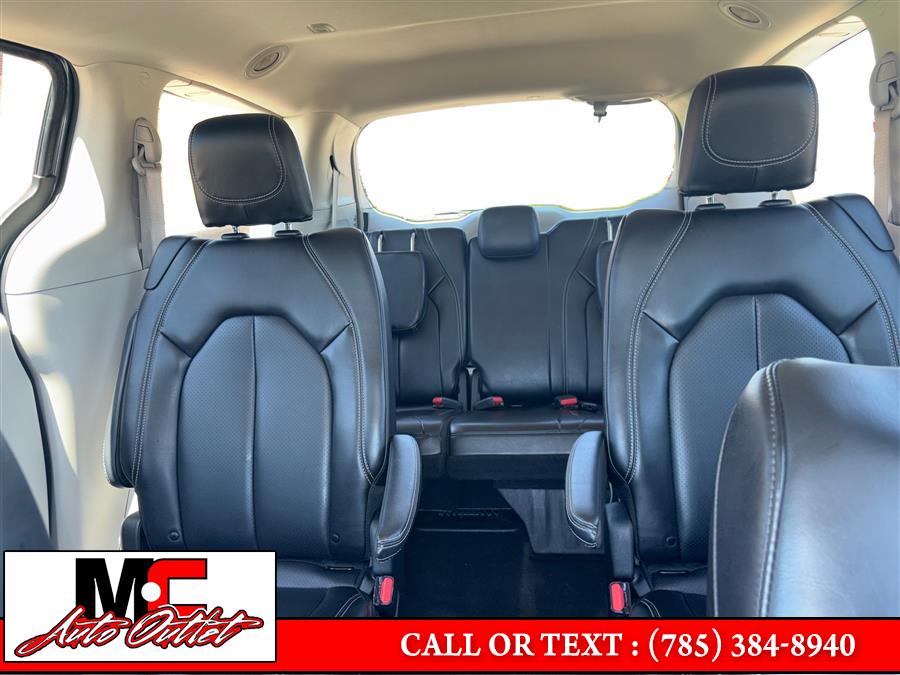 2023 Chrysler Pacifica Touring L - Photo 14