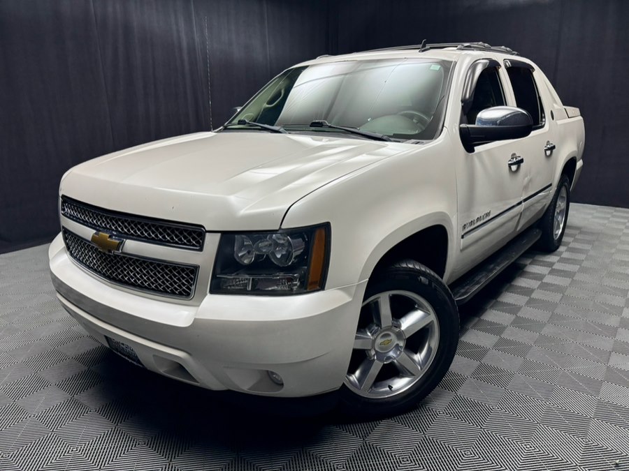 2013 Chevrolet Avalanche LTZ Black Diamond Edition 4WD