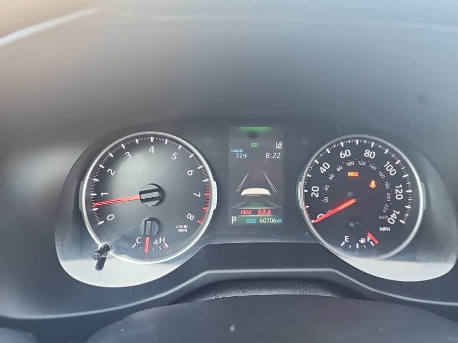 2021 Toyota RAV4 LE - Photo 11
