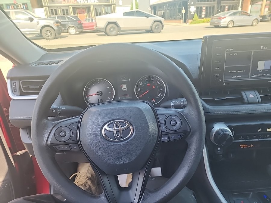 2021 Toyota RAV4 LE - Photo 10