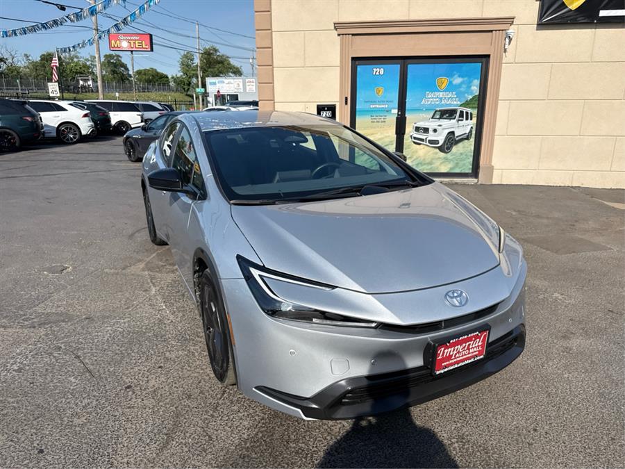 Cutting Edge 2025 Toyota Prius LE FWD Hatchback Front-Wheel Drive Automatic