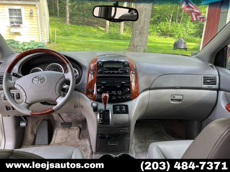 2005 Toyota Sienna XLE - Photo 8
