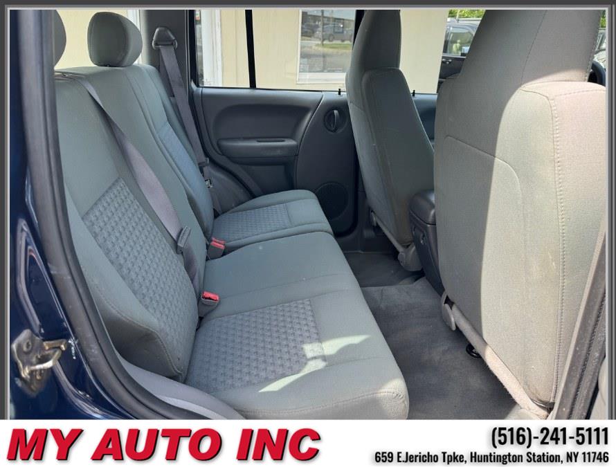 2006 Jeep Liberty Sport - Photo 25