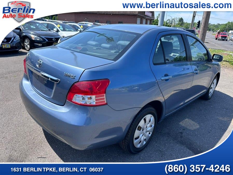2010 Toyota Yaris Base - Photo 16