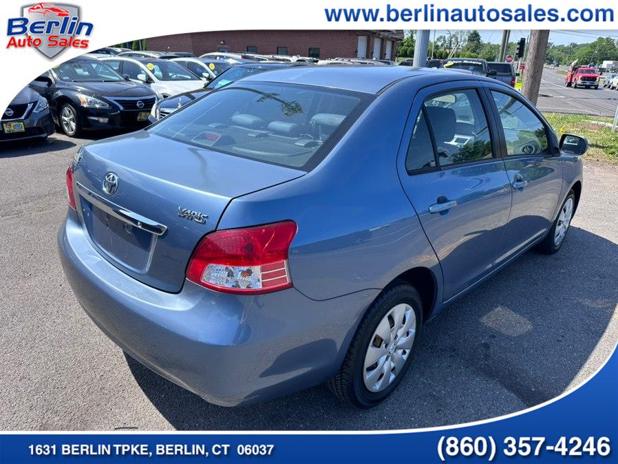 2010 Toyota Yaris Base - Photo 17