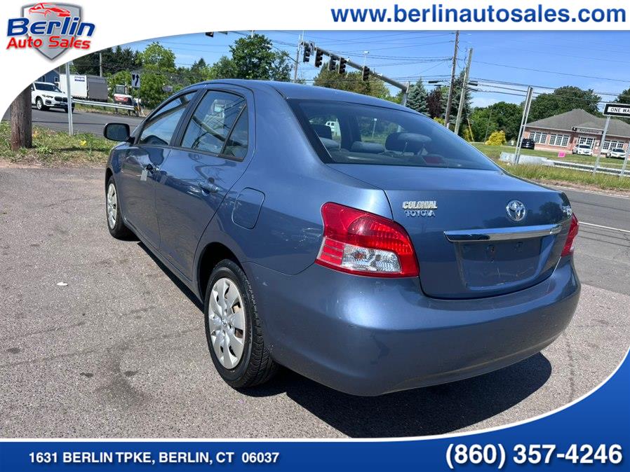 2010 Toyota Yaris Base - Photo 21
