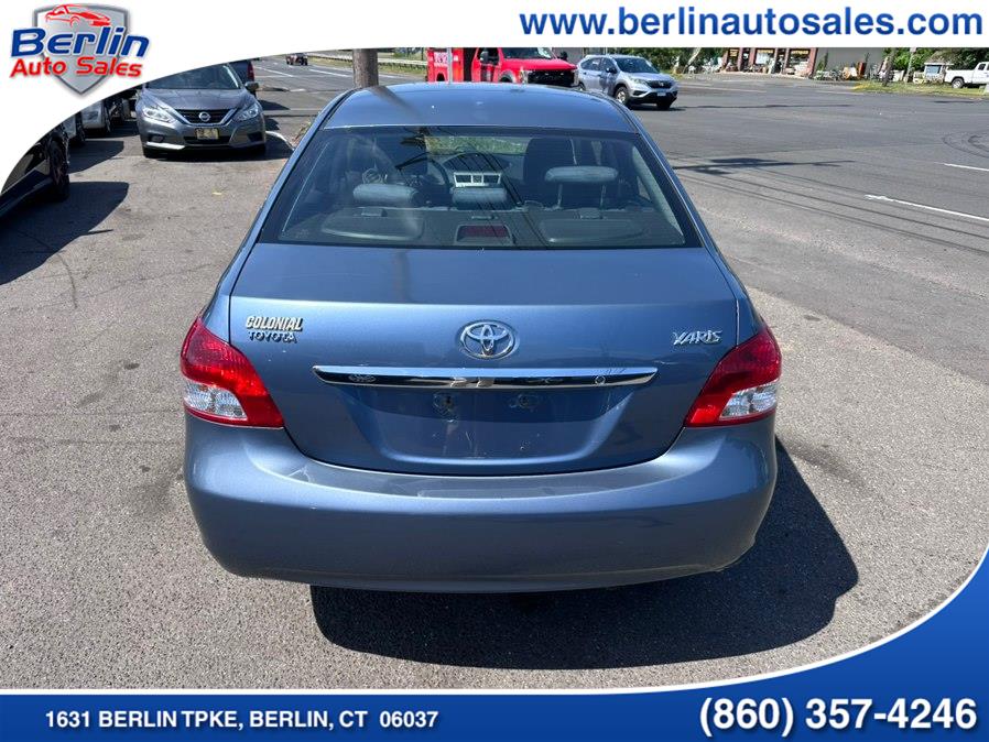 2010 Toyota Yaris Base - Photo 23