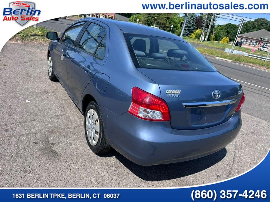 2010 Toyota Yaris Base - Photo 22