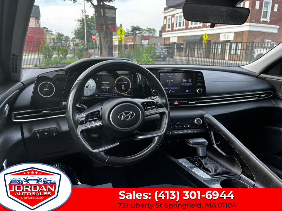 2021 Hyundai Elantra SEL - Photo 12