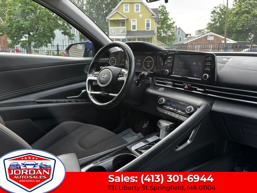 2021 Hyundai Elantra SEL - Photo 14