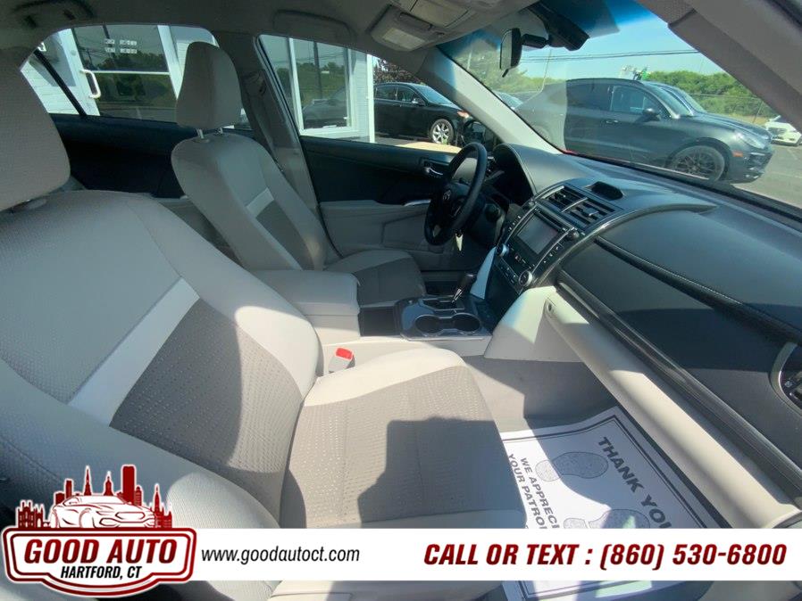 2014 Toyota Camry SE Hybrid - Photo 14
