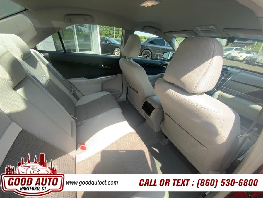 2014 Toyota Camry SE Hybrid - Photo 12