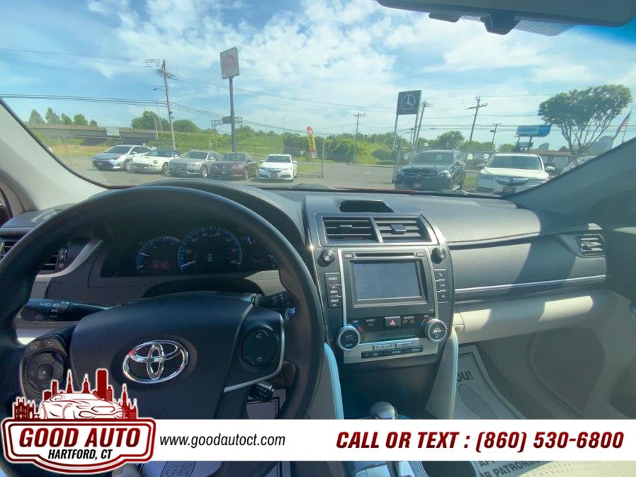 2014 Toyota Camry SE Hybrid - Photo 15