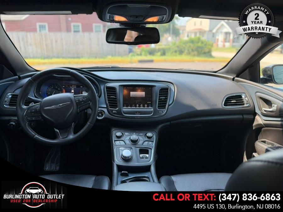 2015 Chrysler 200 S - Photo 13