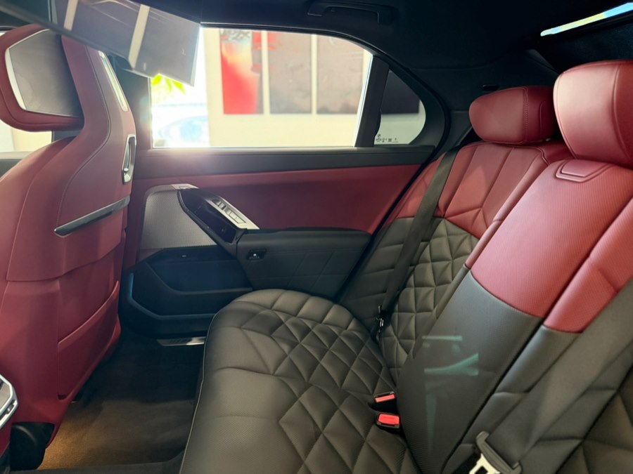 2024 BMW 7 Series 740i - Photo 16