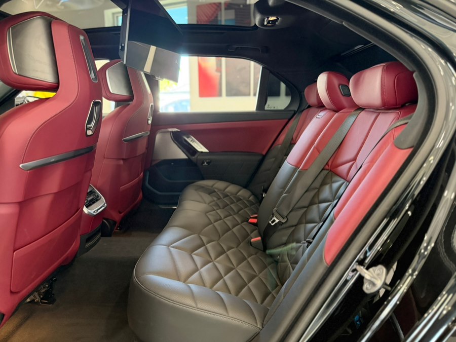 2024 BMW 7 Series 740i - Photo 15