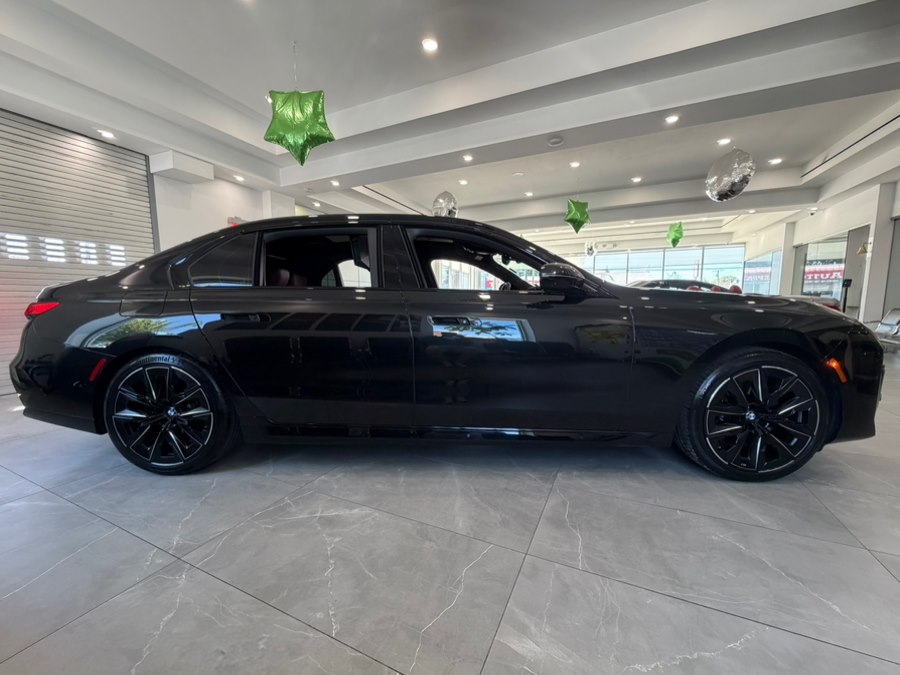 2024 BMW 7 Series 740i - Photo 9