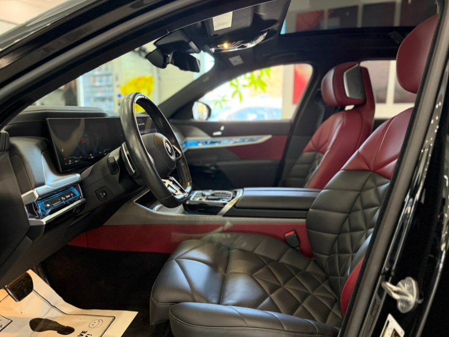 2024 BMW 7 Series 740i - Photo 13