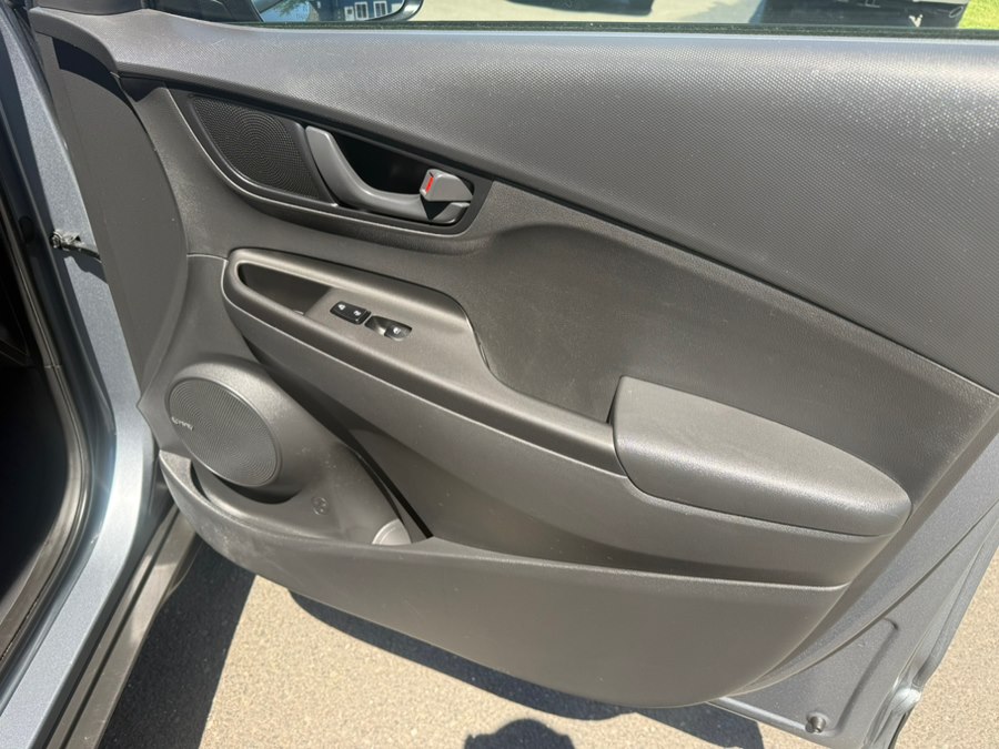 2020 Hyundai Kona SEL Plus - Photo 8