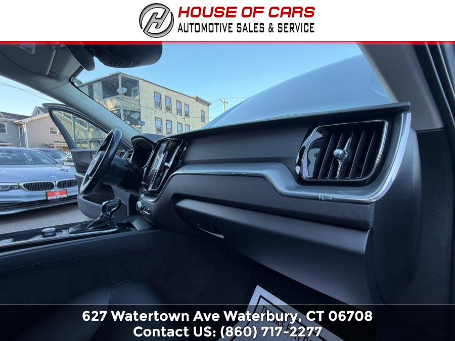 2018 Volvo XC60 Momentum - Photo 31