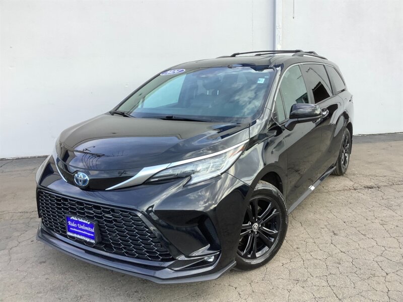2024 Toyota Sienna LE 8-Passenger