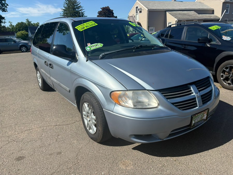 2005 Dodge Caravan 4dr Grand SE, available for sale in East Windsor, Connecticut | CT Car Co LLC. East Windsor, Connecticut