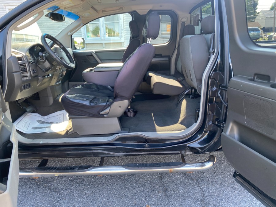 2004 Nissan Titan SE - Photo 11