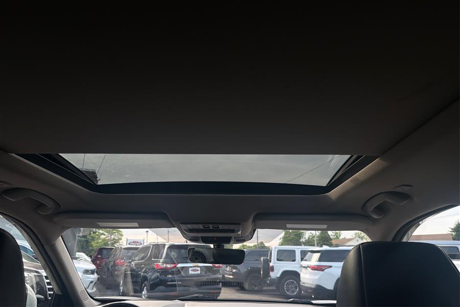 2022 Nissan Rogue Platinum - Photo 18