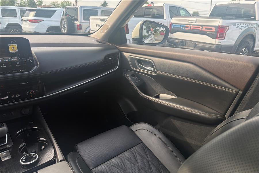 2022 Nissan Rogue Platinum - Photo 20