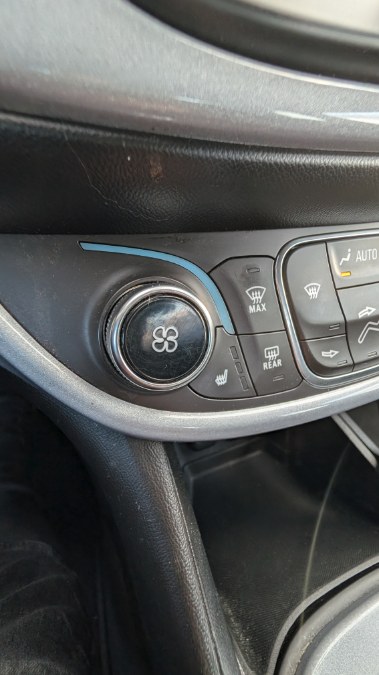 2016 Chevrolet Volt LT - Photo 25