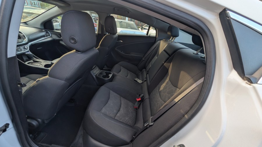 2016 Chevrolet Volt LT - Photo 12